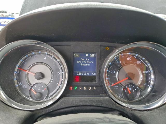 Chrysler Minivan Limited Image 10