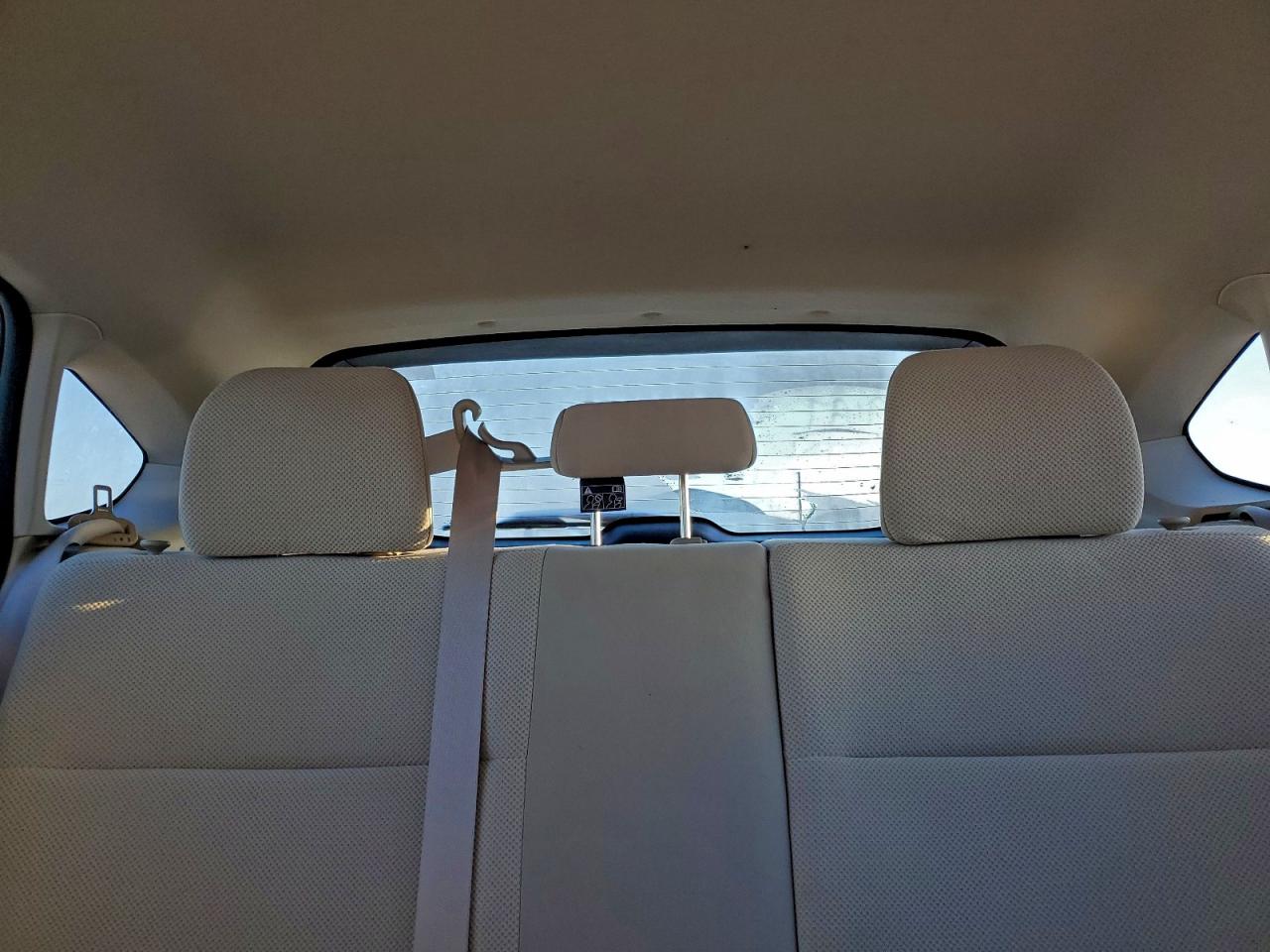 Subaru Impreza Premium Image 9