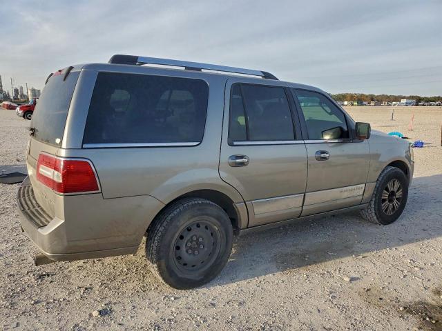 Lincoln Navigator Image 2