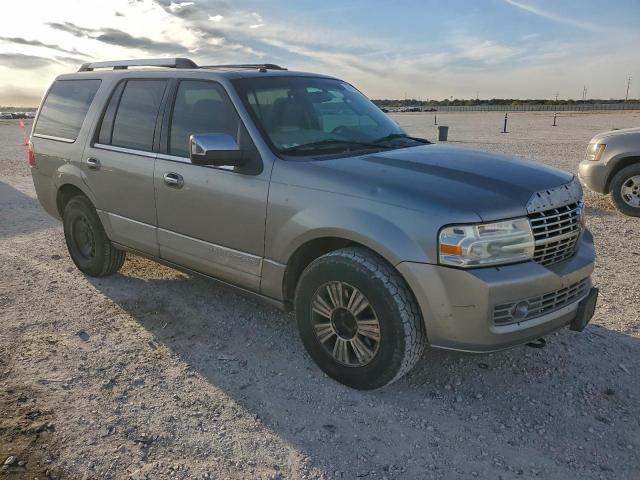 Lincoln Navigator Image 6