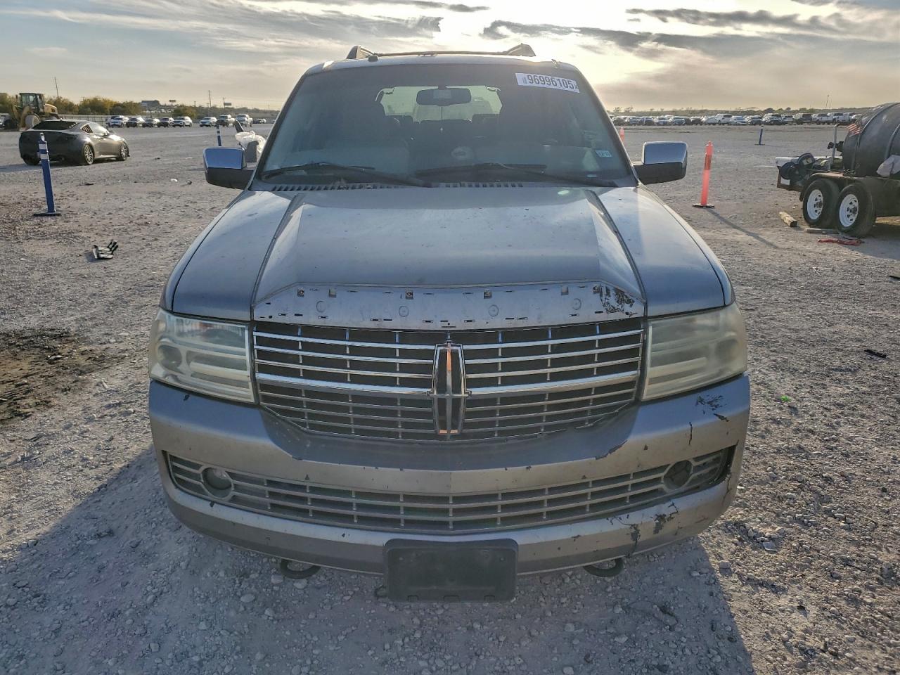 Lincoln Navigator Image 11
