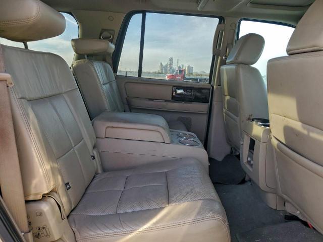 Lincoln Navigator Image 13