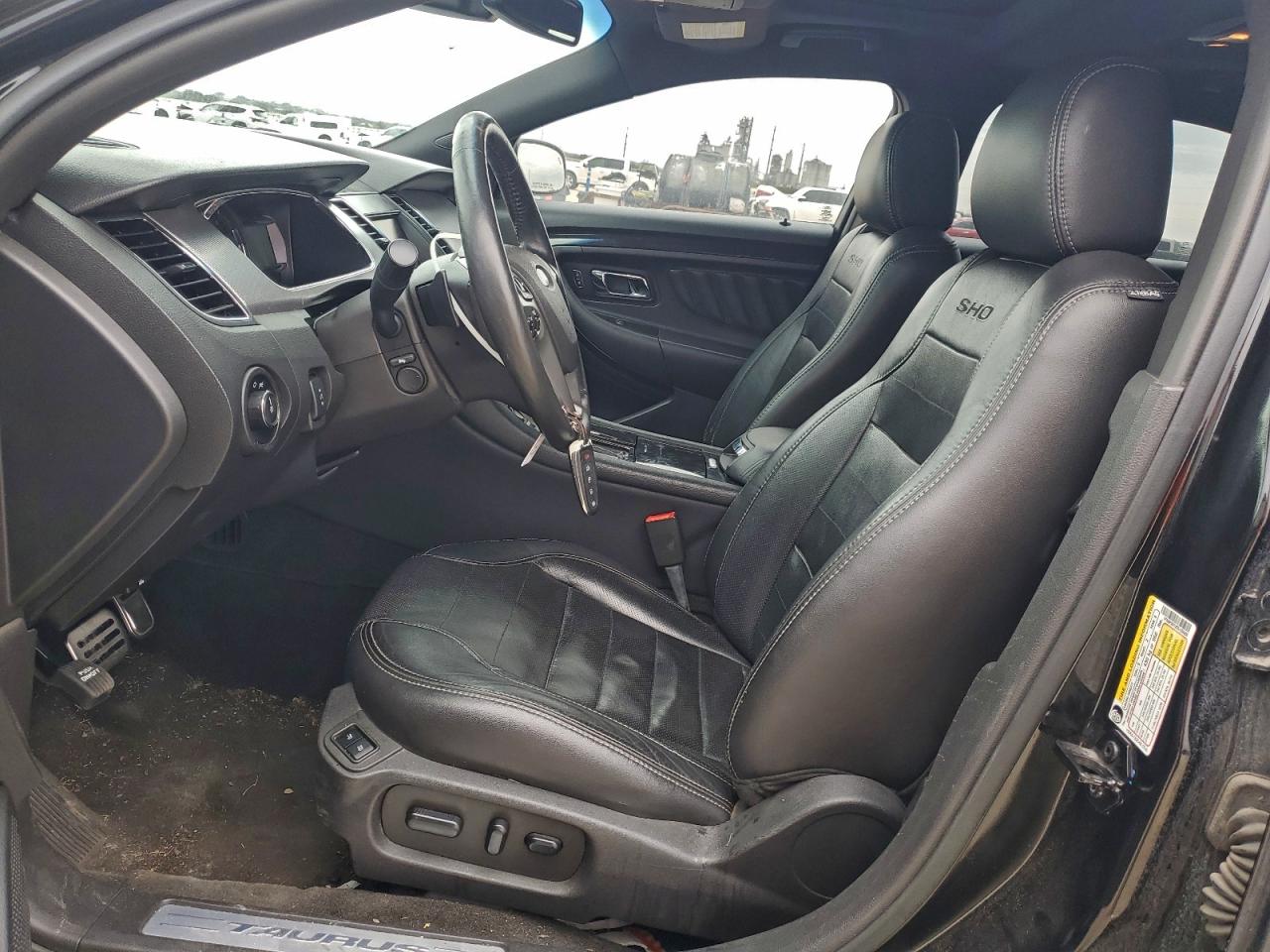 Ford Taurus Sho Image 9