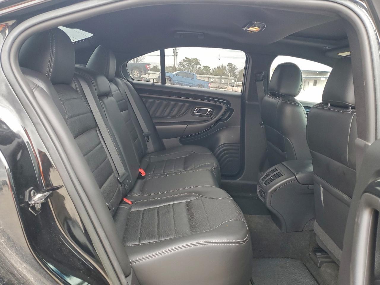 Ford Taurus Sho Image 5