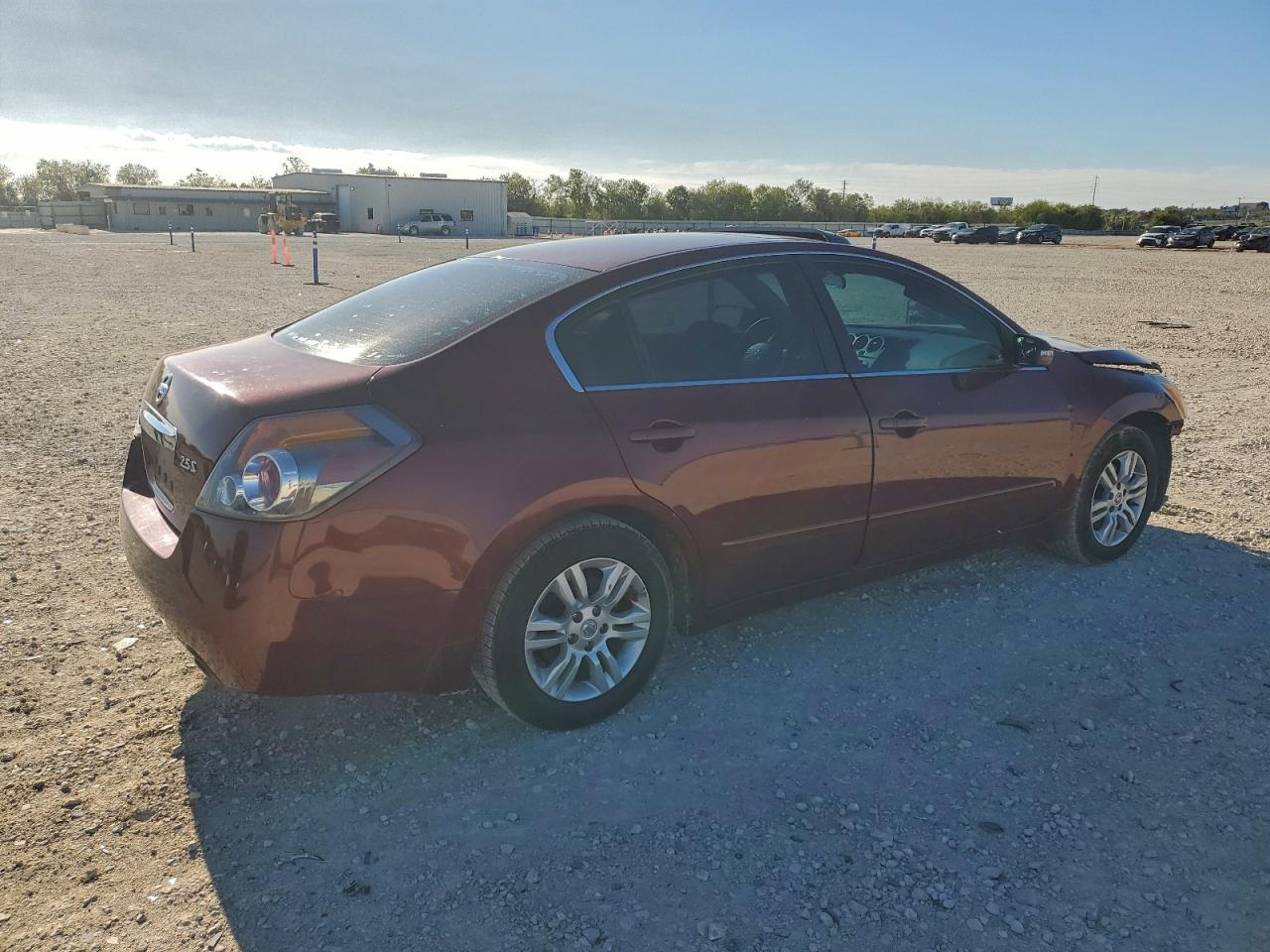 Nissan Altima Base Image 2