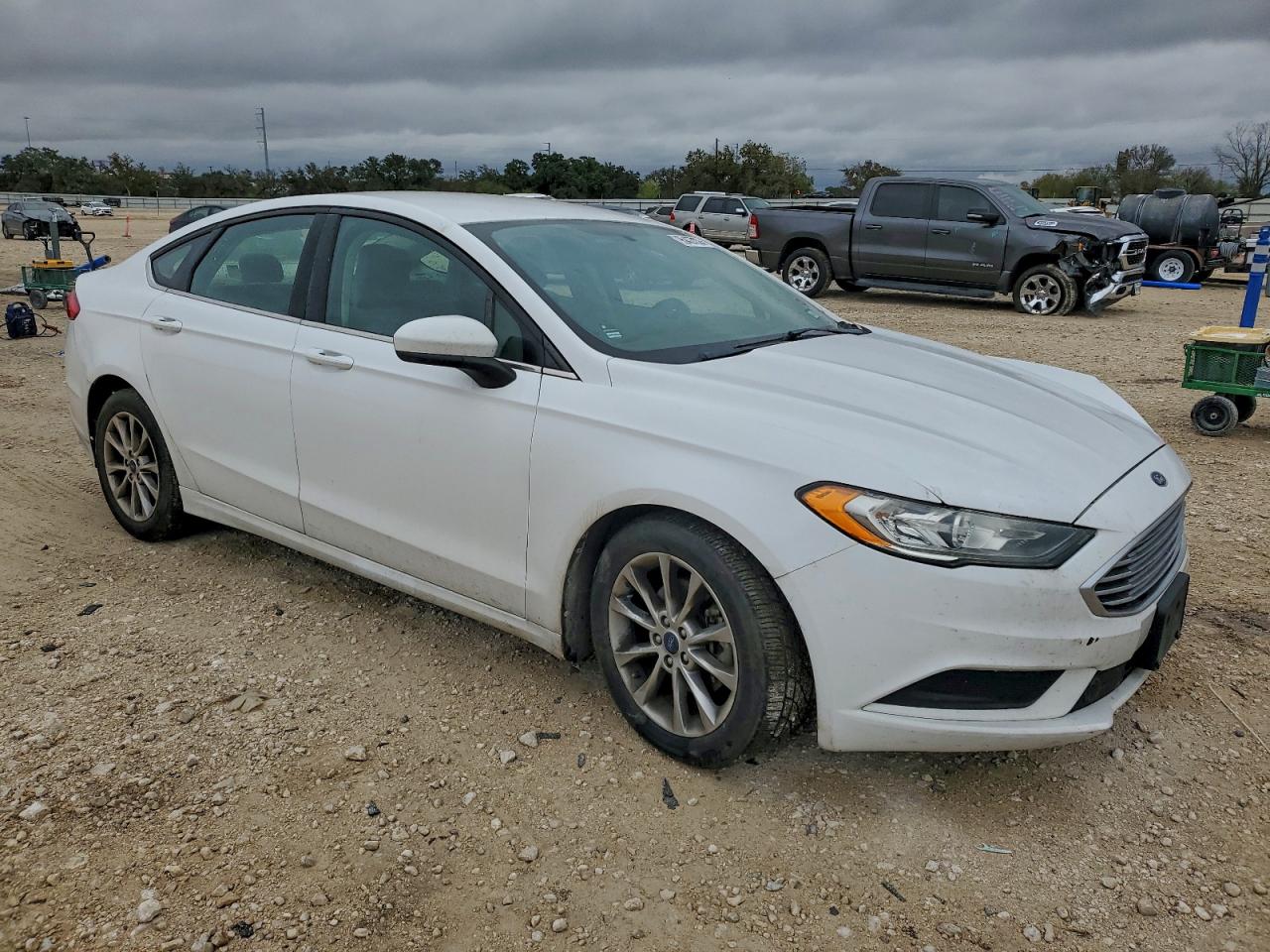 Ford Fusion Se Image 3