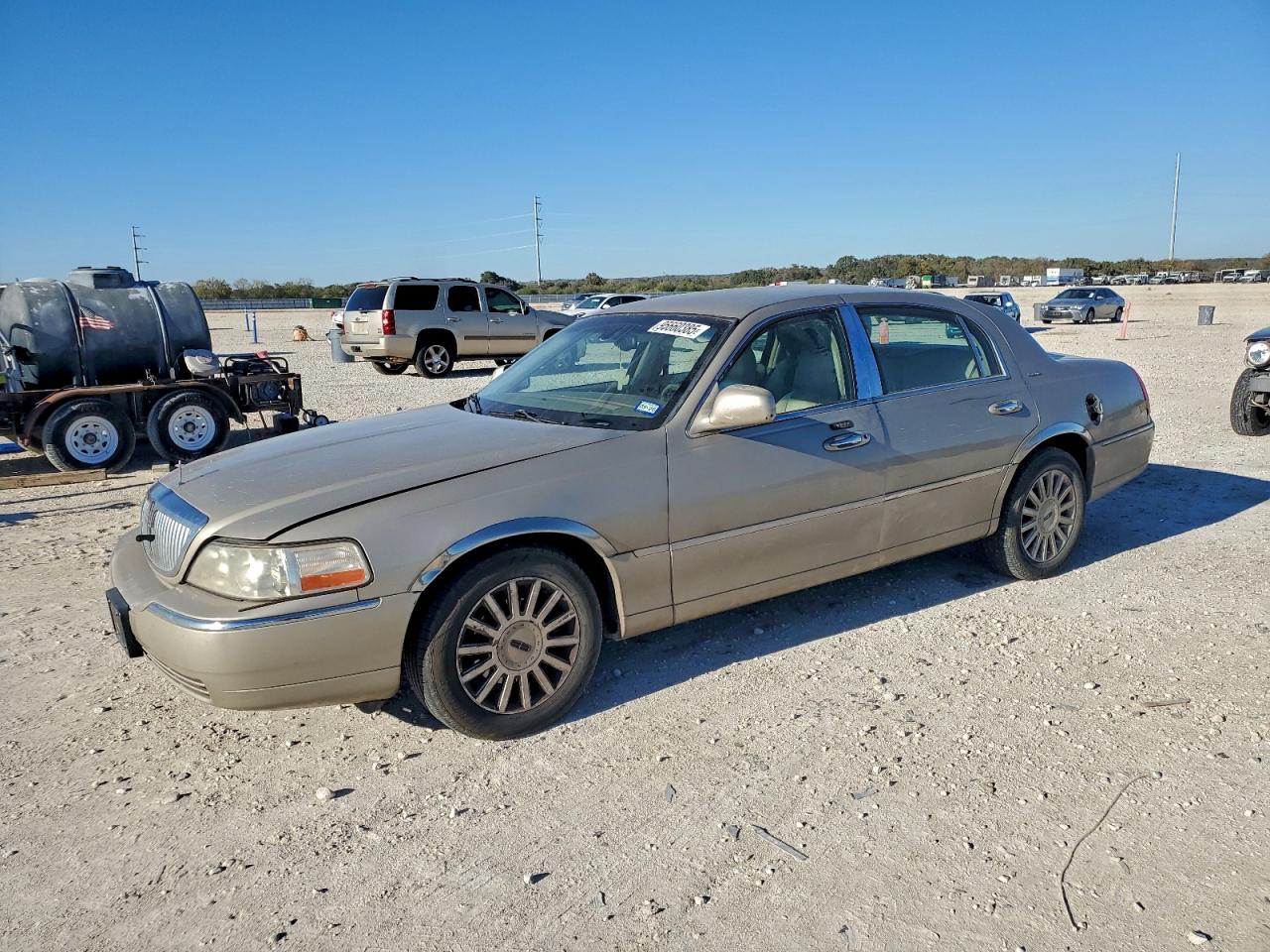 Lincoln Towncar Signature Image 1