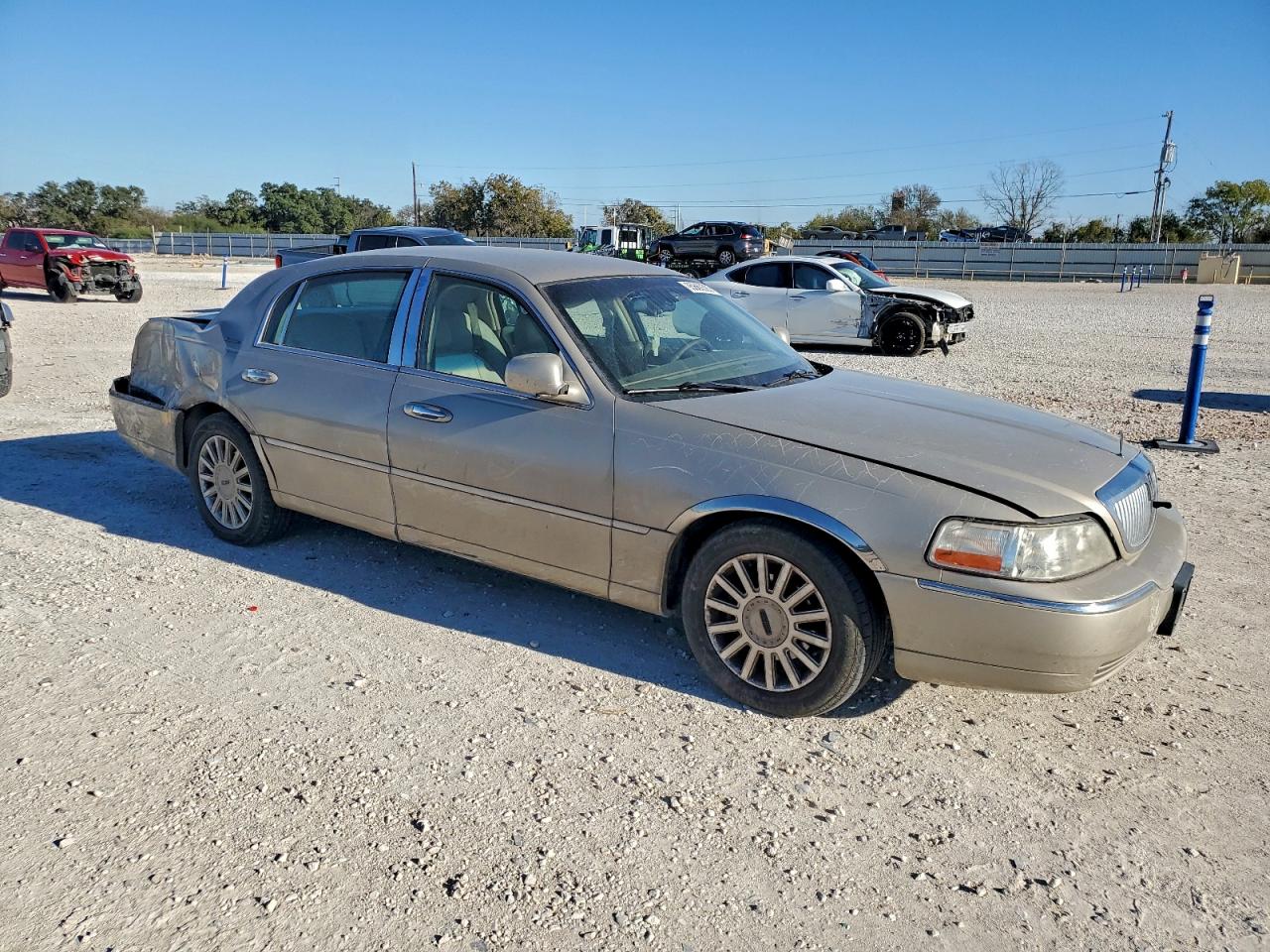 Lincoln Towncar Signature Image 2