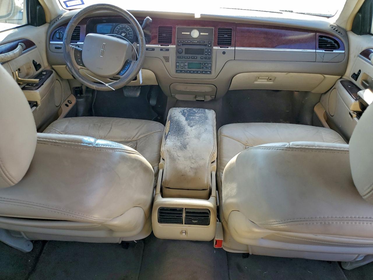 Lincoln Towncar Signature Image 12