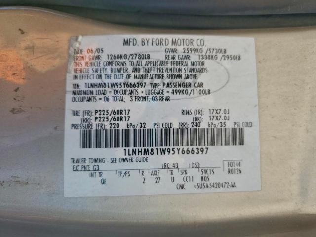 Lincoln Towncar Signature Image 11