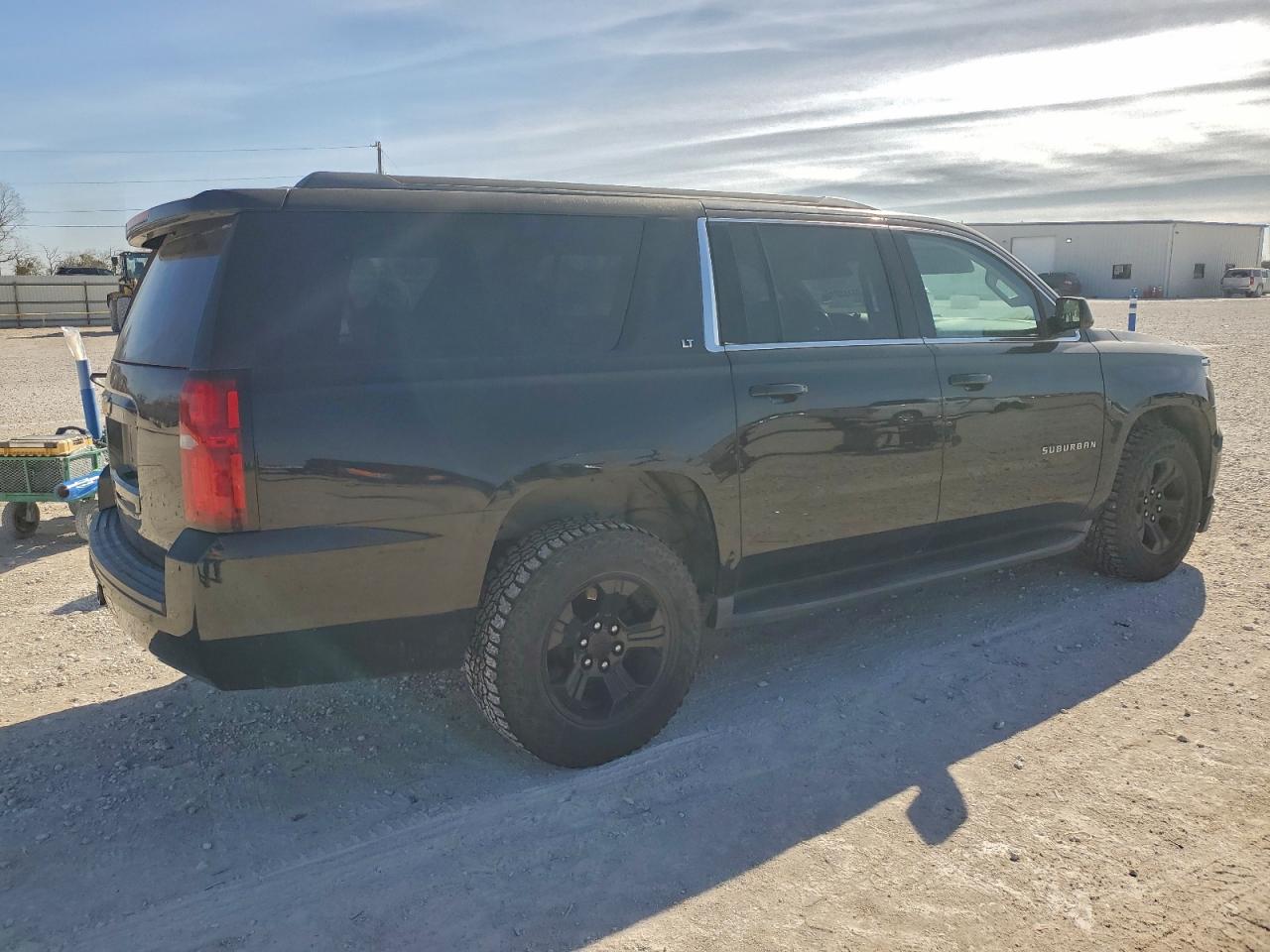 Chevrolet Suburban C1500 Lt Image 11