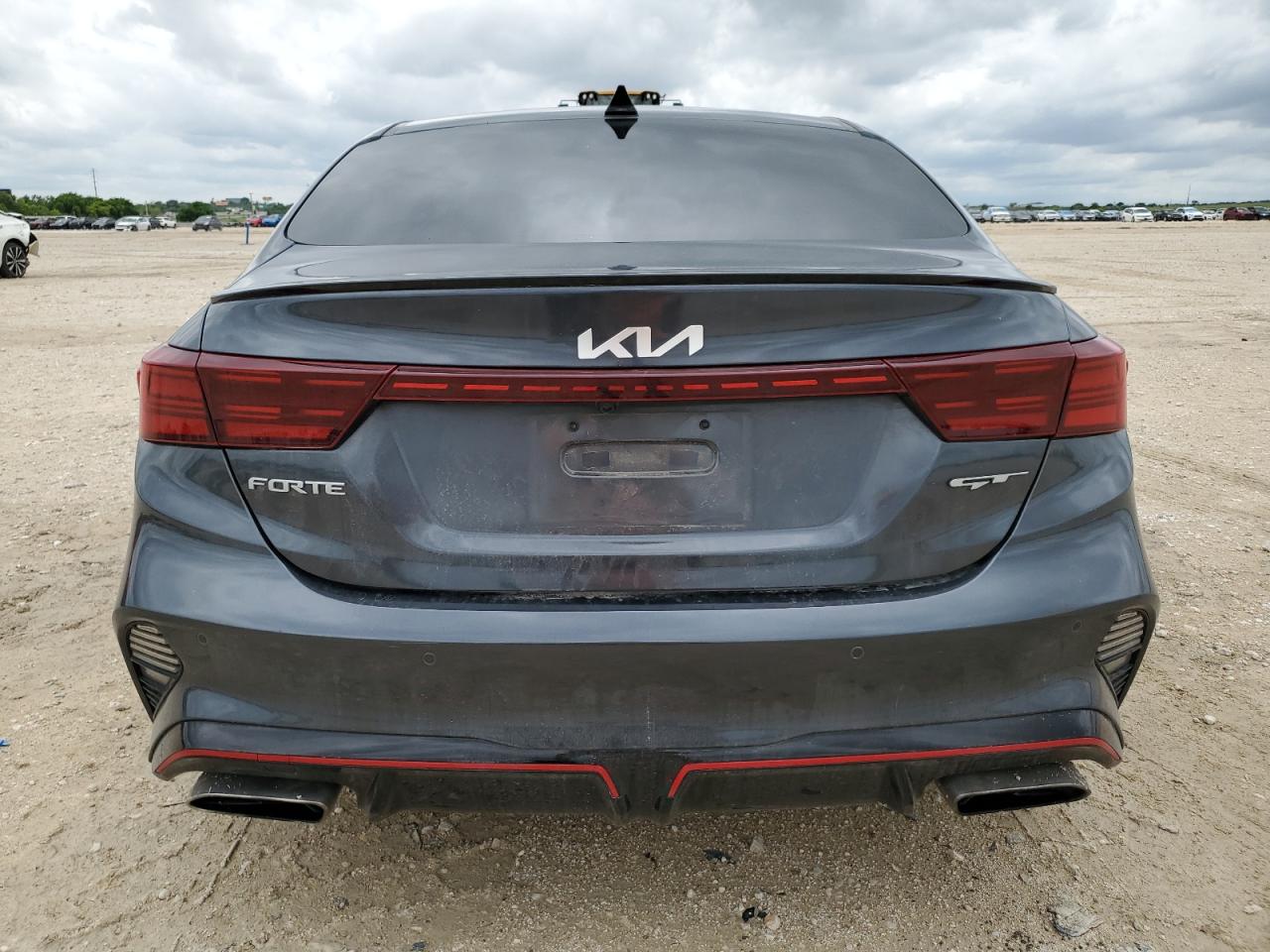 Kia Forte Gt Image 3