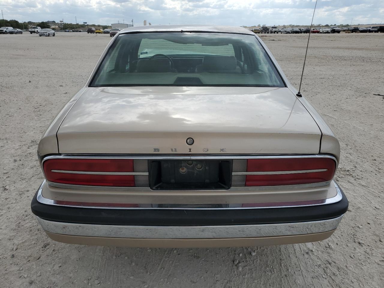 Buick Park Ave Image 5
