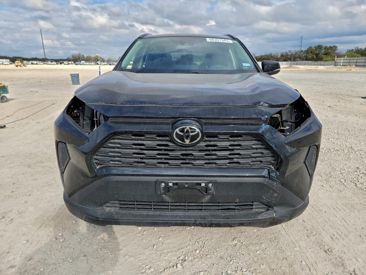 Toyota RAV4 Xle Image 4