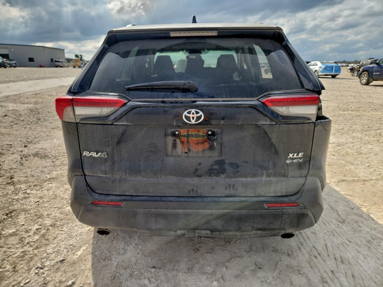 Toyota RAV4 Xle Image 3