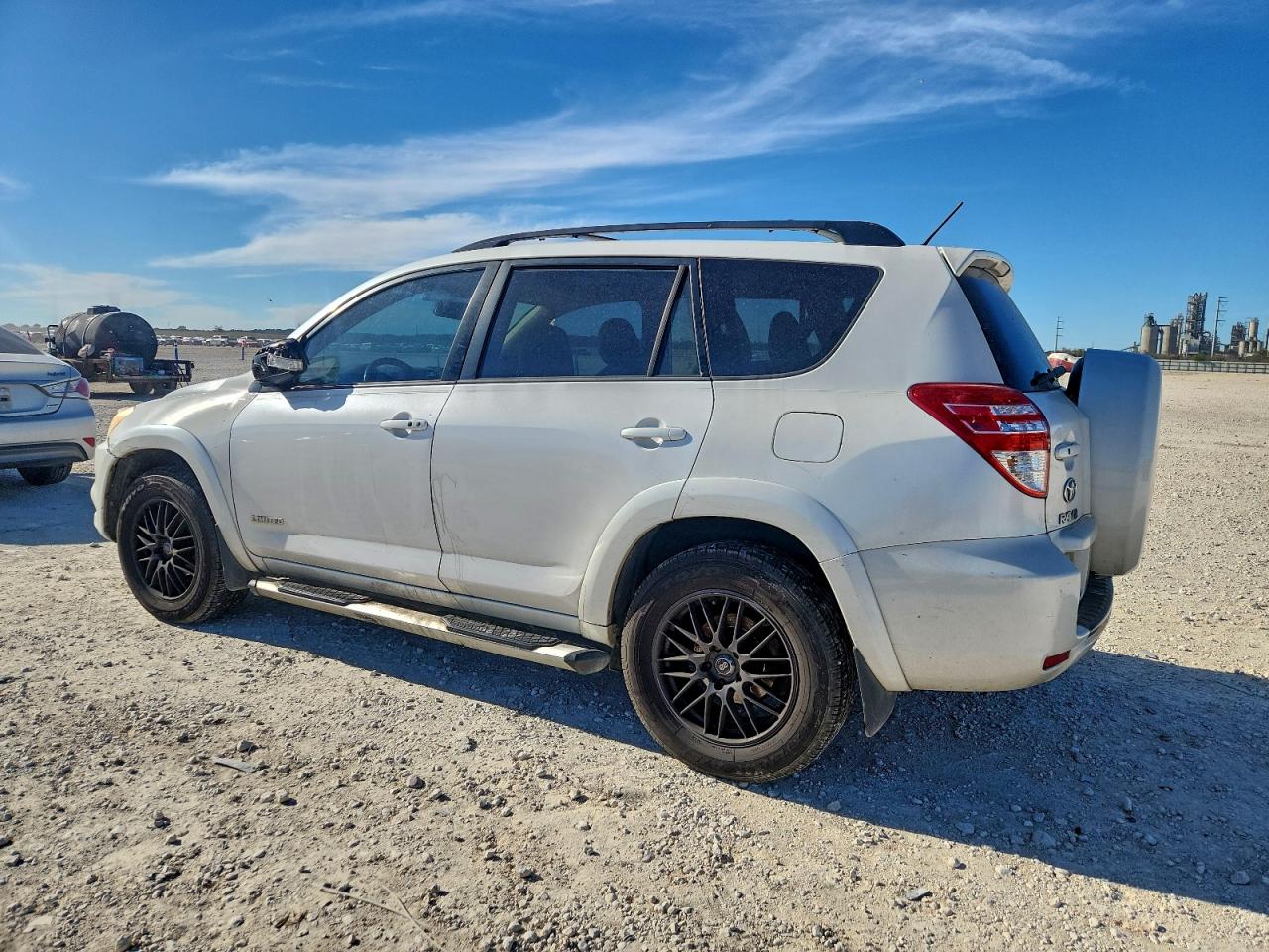 Toyota RAV4 Limited Image 5