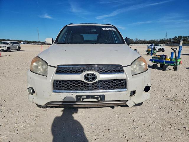 Toyota RAV4 Limited Image 3