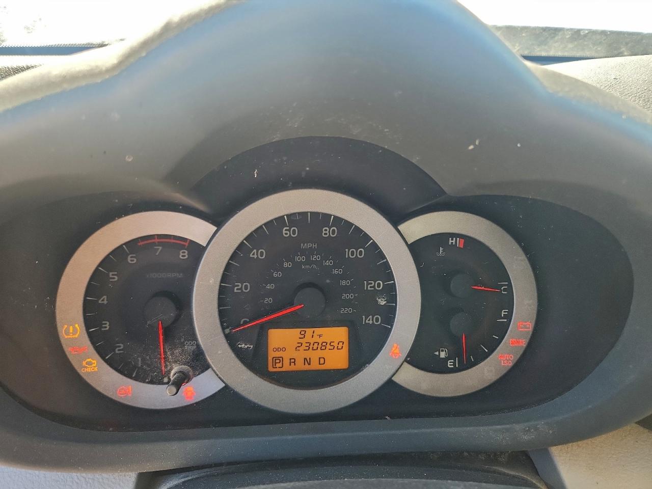 Toyota RAV4 Limited Image 9