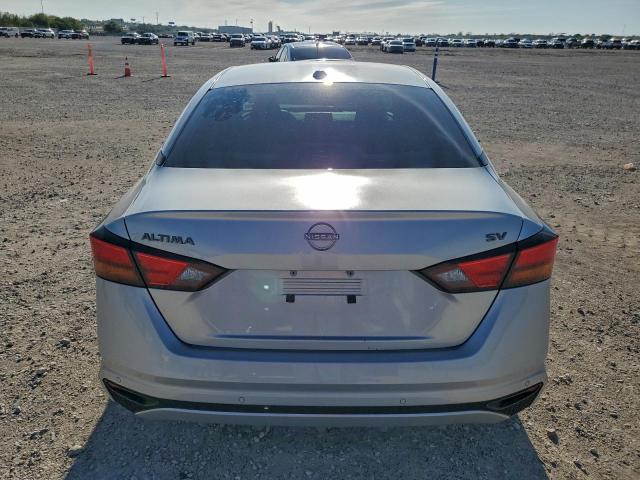 Nissan Altima Sv Image 4