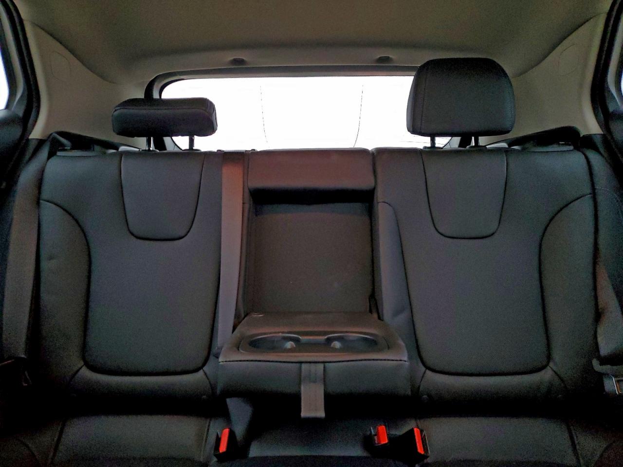 Buick Encore Sport Touring Image 8