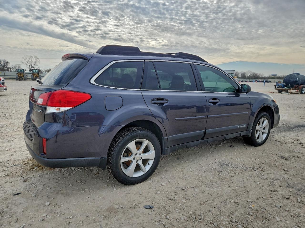Subaru Outback 2.5i Premium Image 13