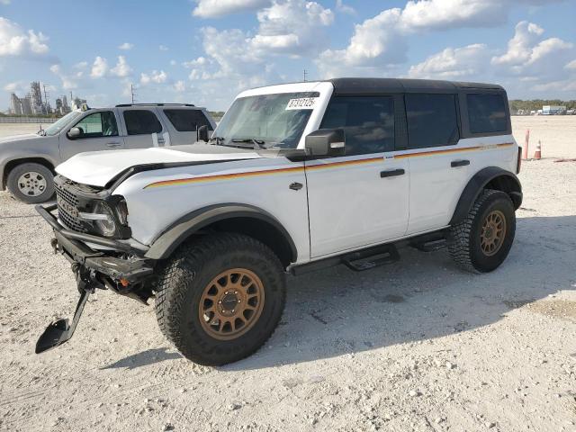  Salvage Ford Bronco