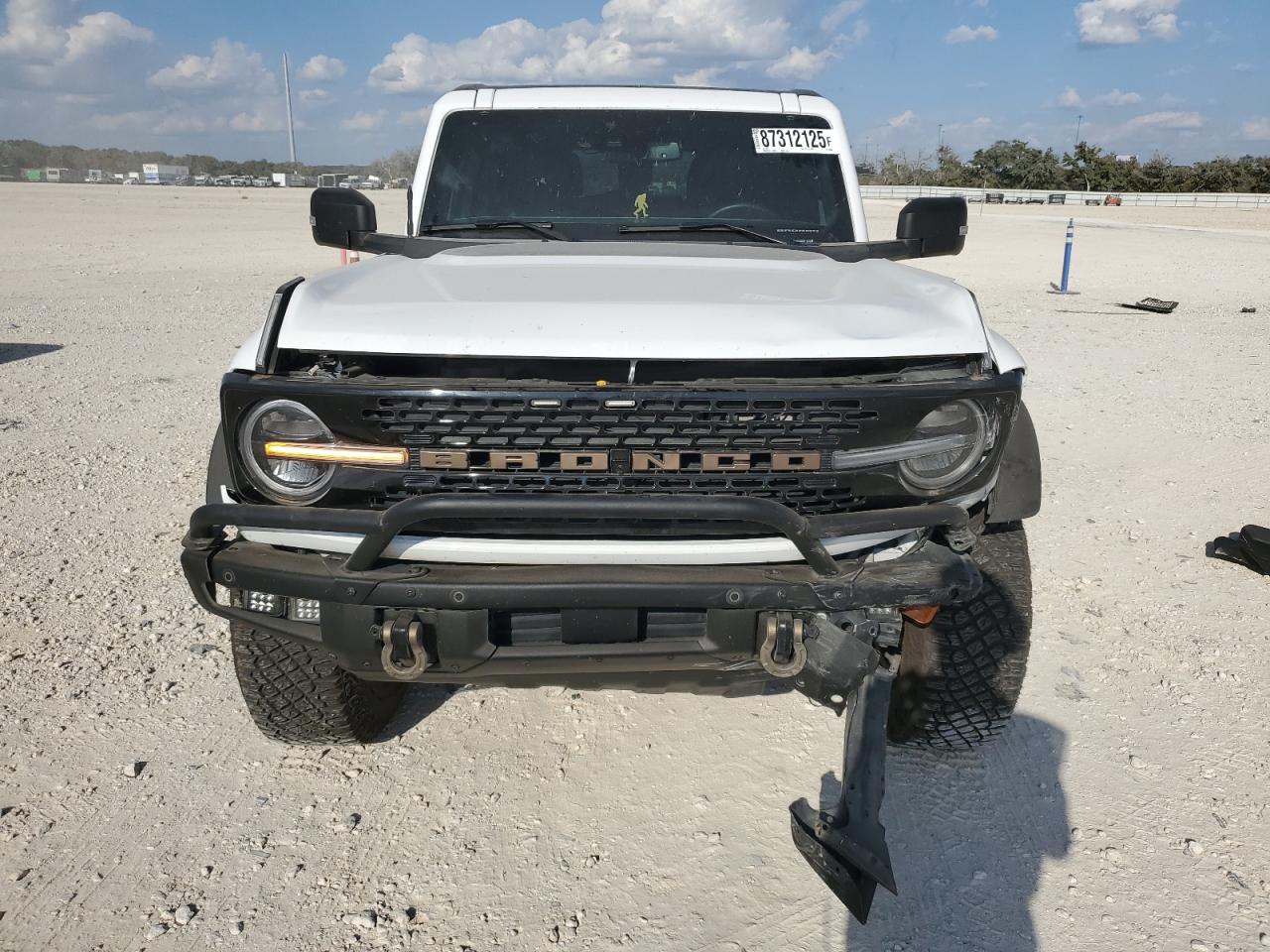 Ford Bronco Base Image 6