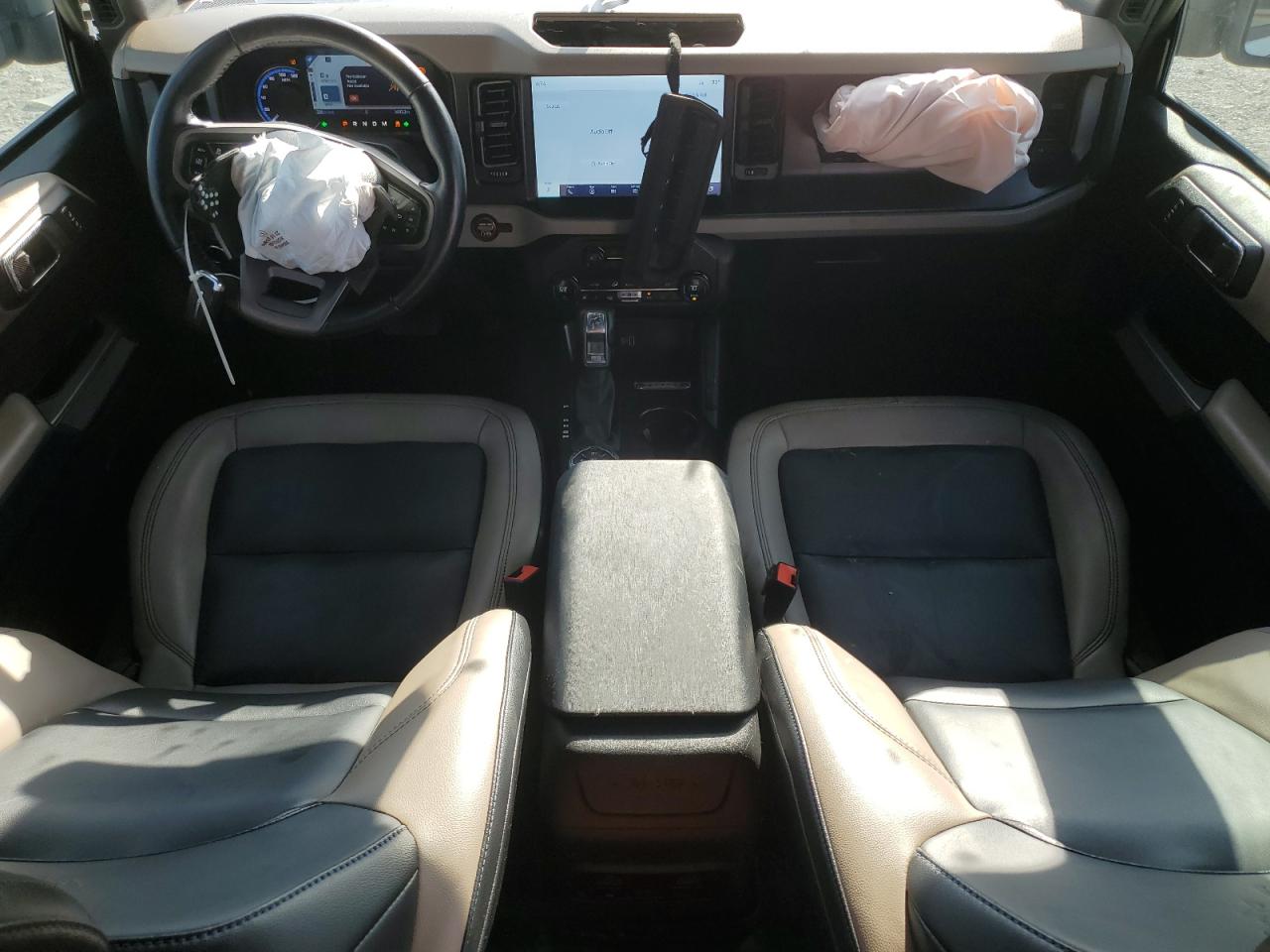 Ford Bronco Base Image 9