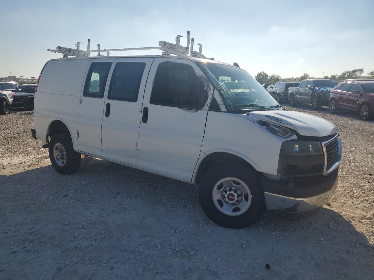 GMC Savana G2500 Image 2