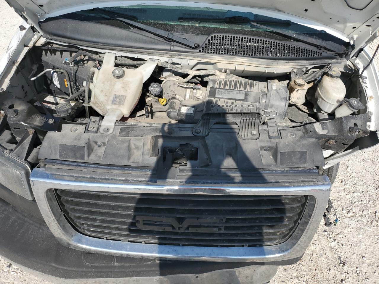 GMC Savana G2500 Image 10