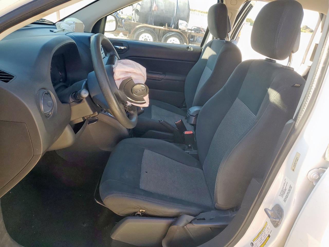 Jeep Compass Sport Image 3