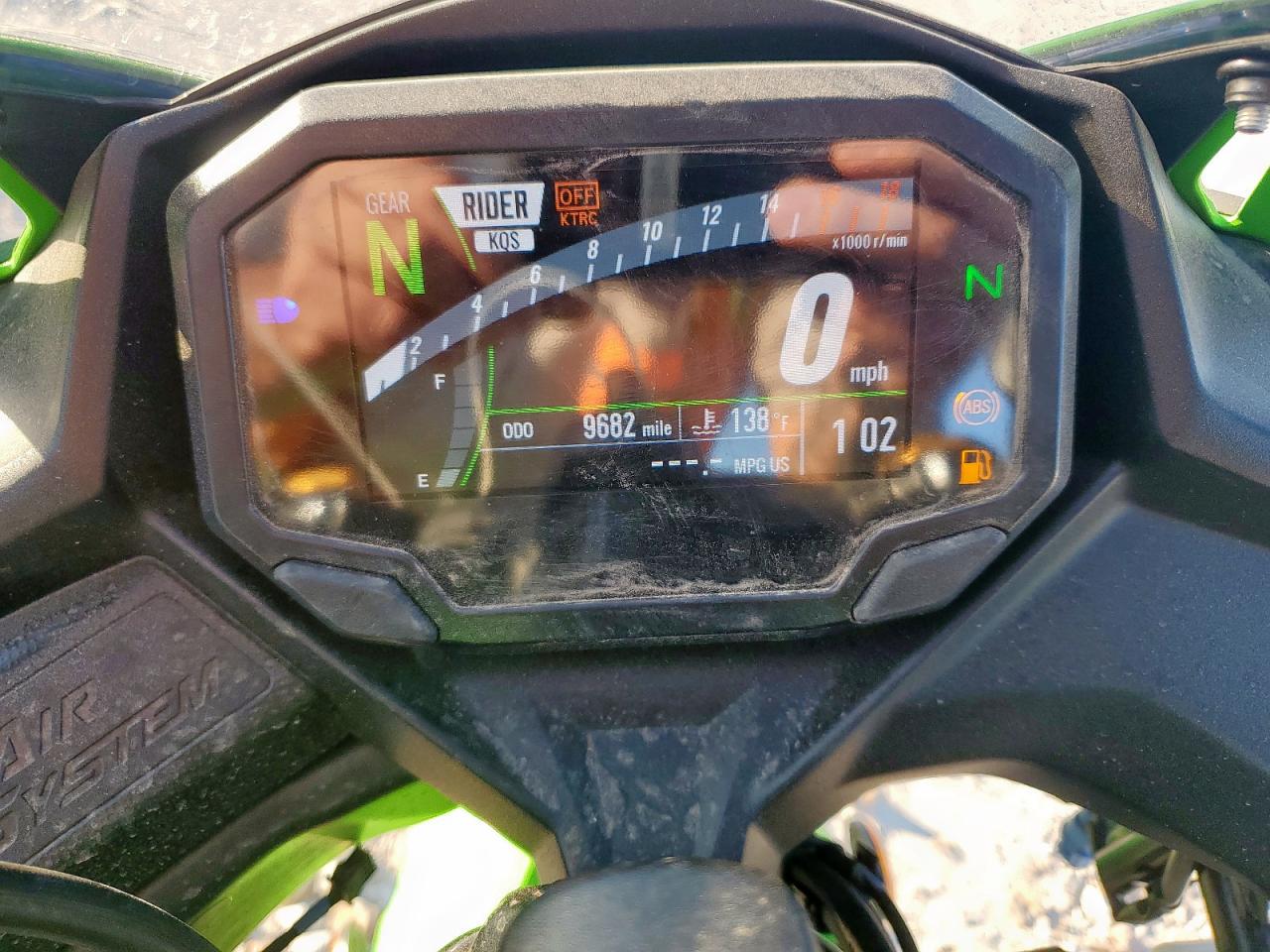 Kawasaki Zx400 S S Image 4