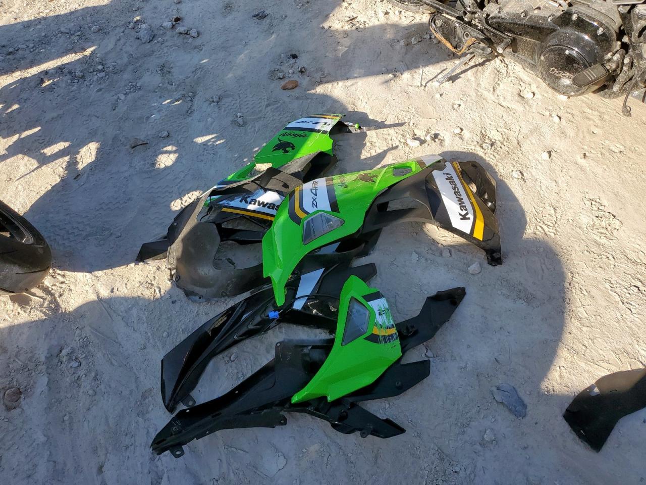 Kawasaki Zx400 S S Image 3