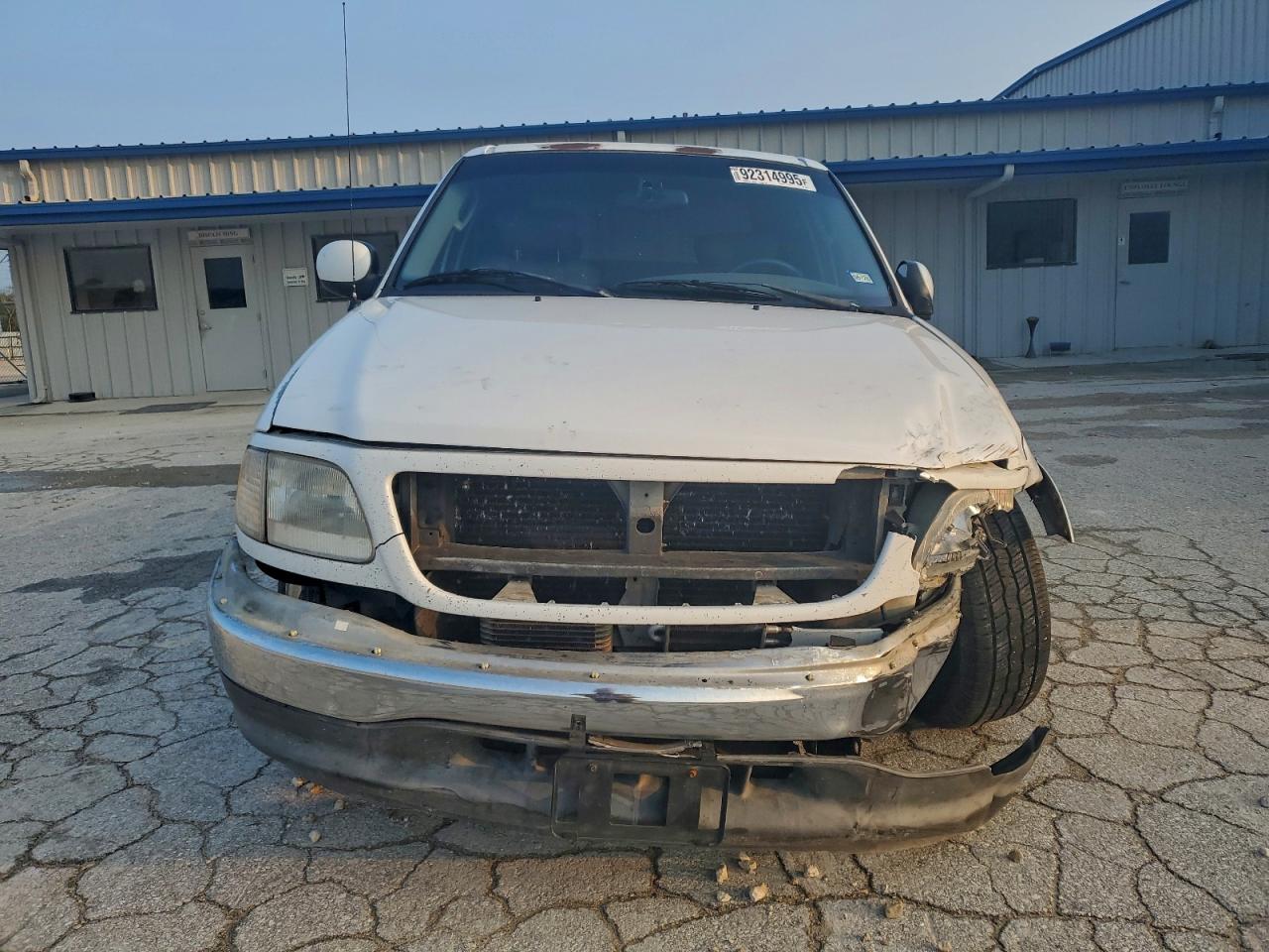 Ford F-150 Supercrew Image 5