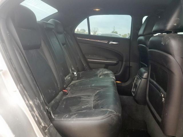 Chrysler 300 Limited Image 12