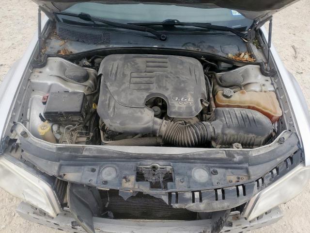 Chrysler 300 Limited Image 8