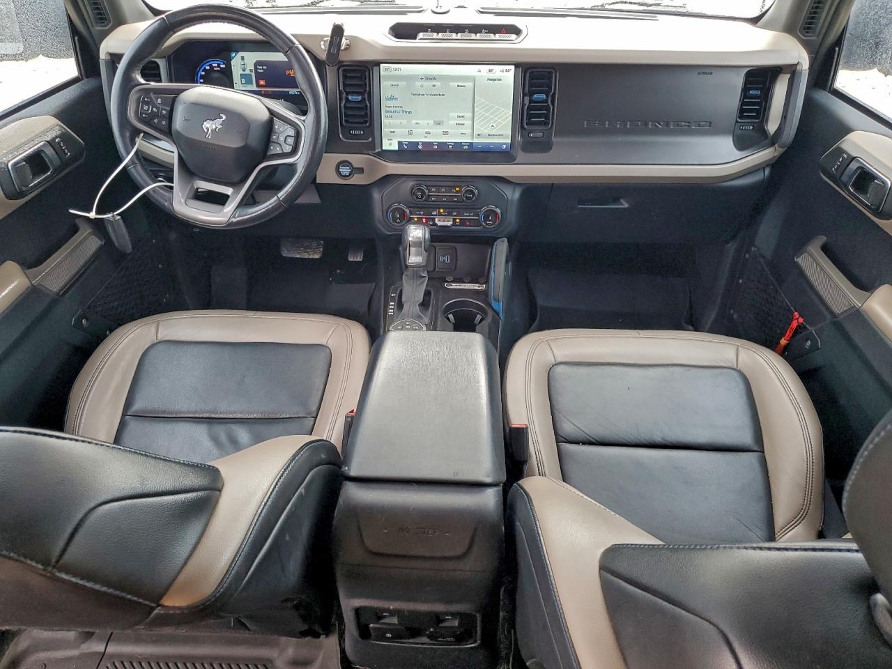 Ford Bronco Base Image 8