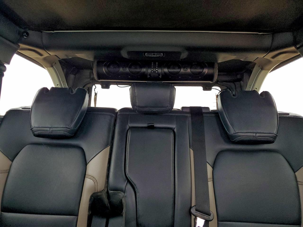 Ford Bronco Base Image 11