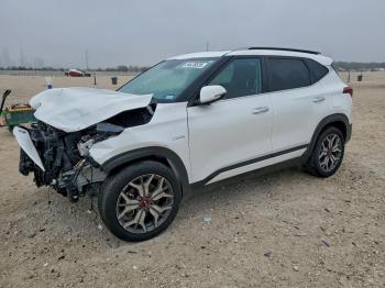  Salvage Kia Seltos