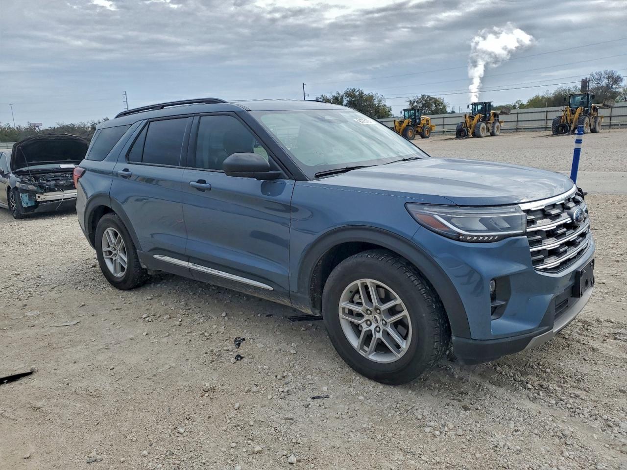 Ford Explorer Active Image 4