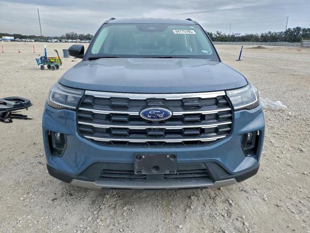 Ford Explorer Active Image 2