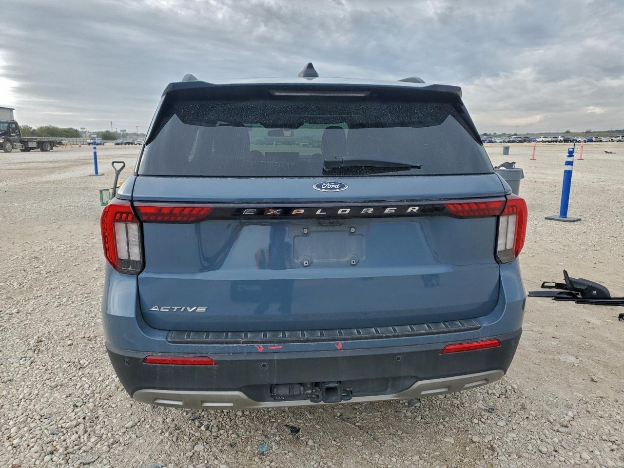 Ford Explorer Active Image 5