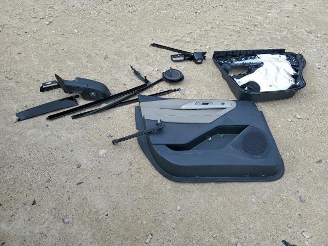 Ford Explorer Active Image 11