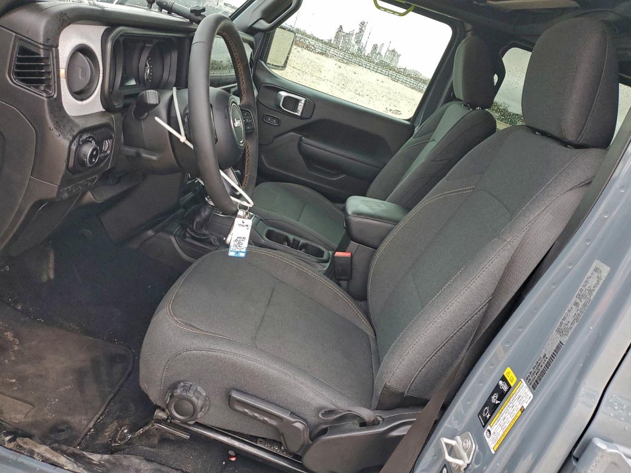 Jeep Gladiator Sport Image 12