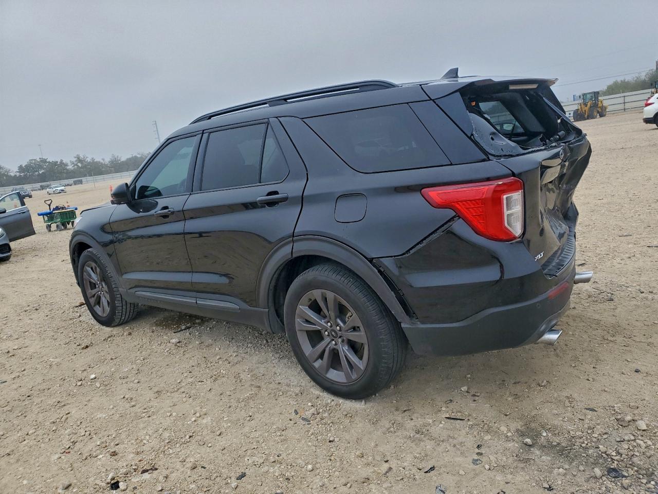 Ford Explorer Xlt Image 2