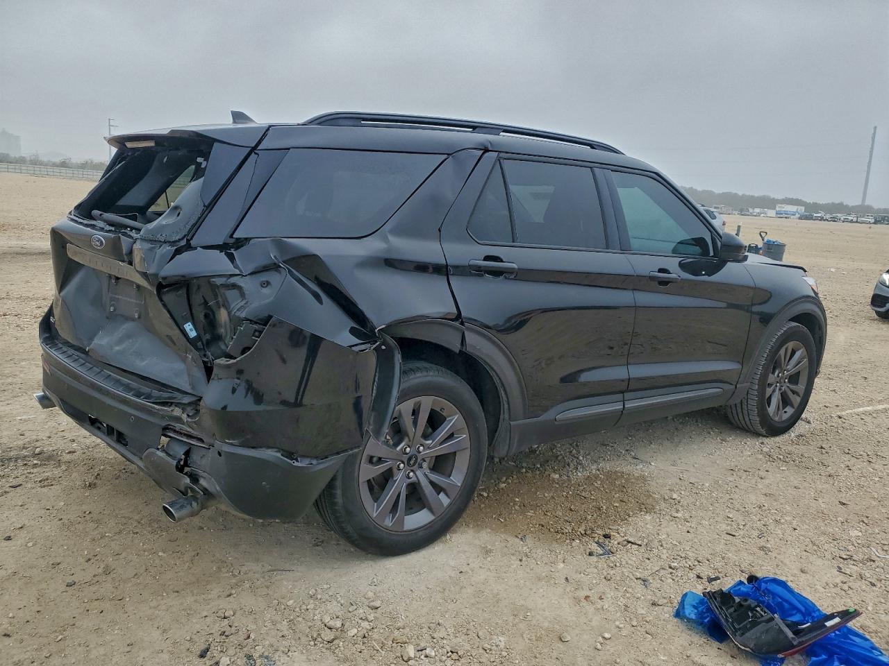 Ford Explorer Xlt Image 3