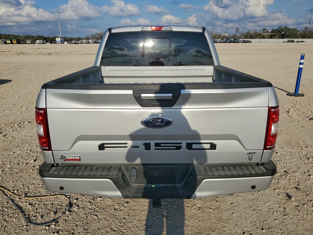 Ford F-150 Supercrew Image 7