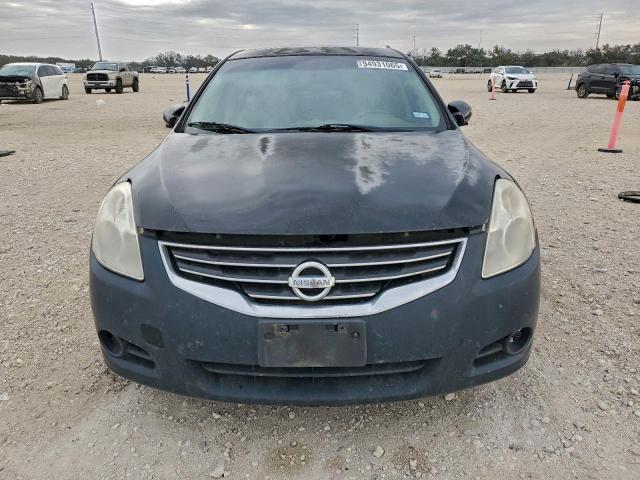 Nissan Altima Base Image 12