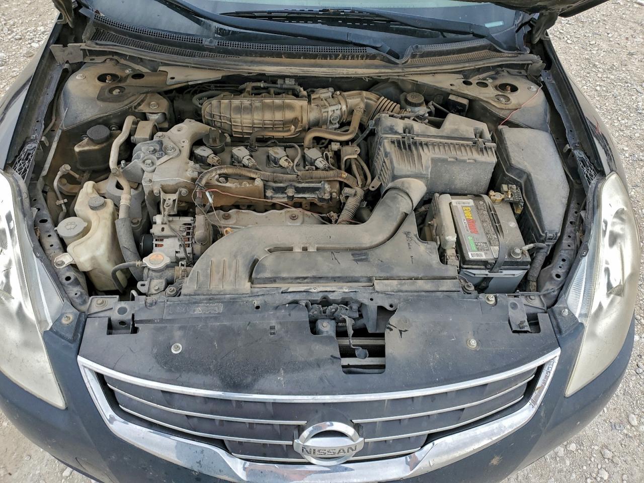 Nissan Altima Base Image 10