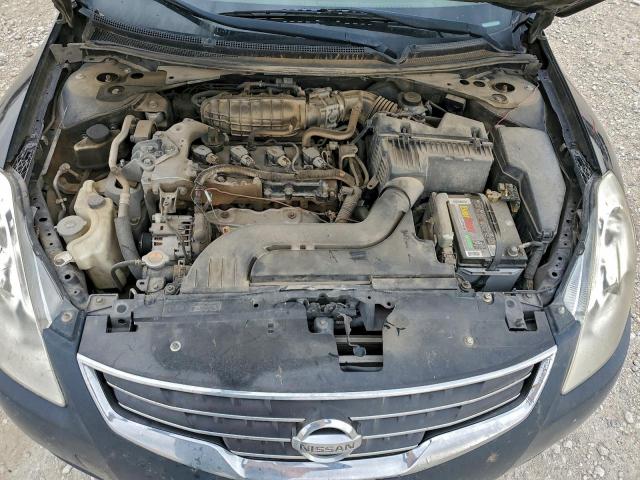Nissan Altima Base Image 10